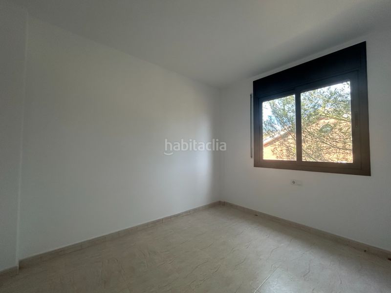 Foto a11f13a7-b5a1-4533-9149-8fcdc648a595. Casa adossada amb aparcament a Vallgorguina