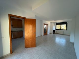 Casa adossada  Carrer turó d'en blanc. Casa adosada en vallgorguina