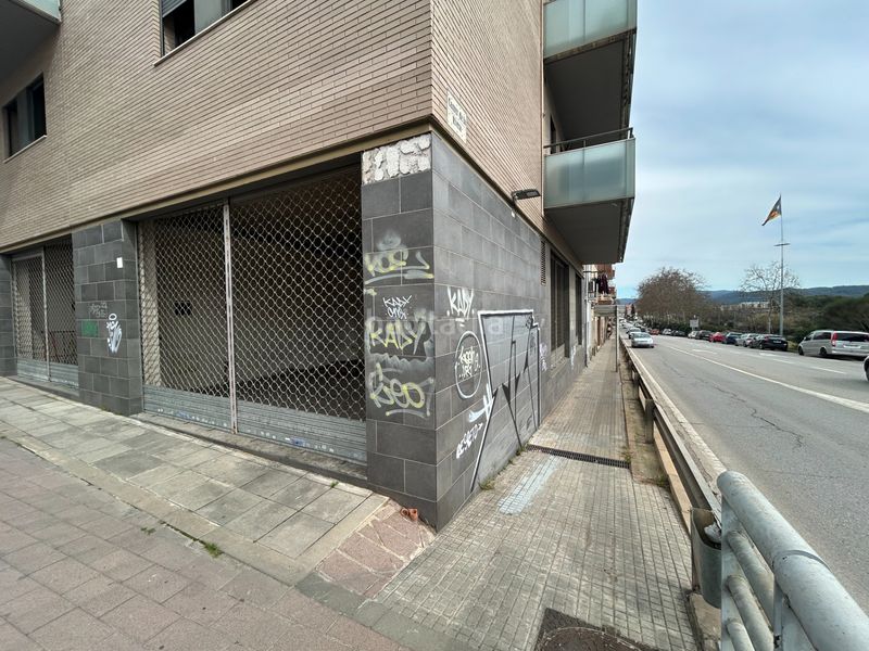 Foto fcb8d04b-52ed-4771-83ab-7fb385325fd8. Local comercial a carrer de la riera 1 a Cardedeu
