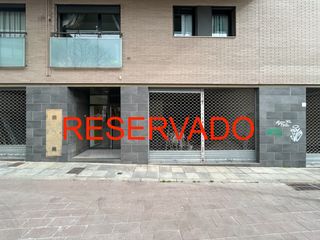 Local Comercial a Plaça de la creu 10. Local diafano en venta en cardedeu