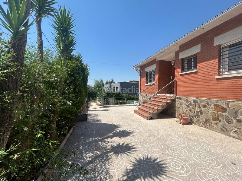 Foto af104083-0b7a-40da-afc1-ae18c50fa75f. Casa amb xemeneia aparcament piscina a Lliçà d´Amunt