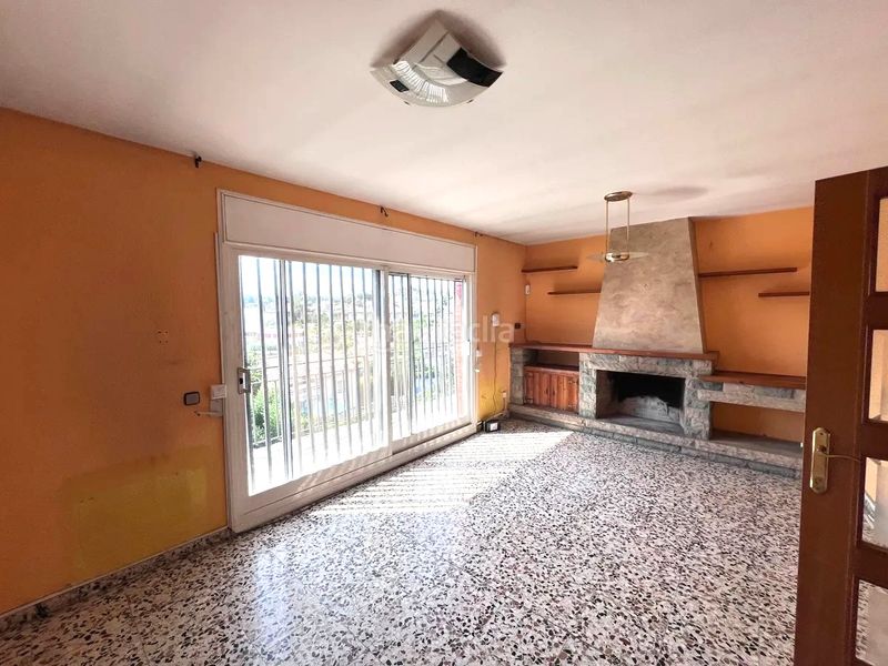 Foto b67666f9-ca54-4229-b0c8-475a63f8417d. Casa amb xemeneia aparcament piscina a Lliçà d´Amunt