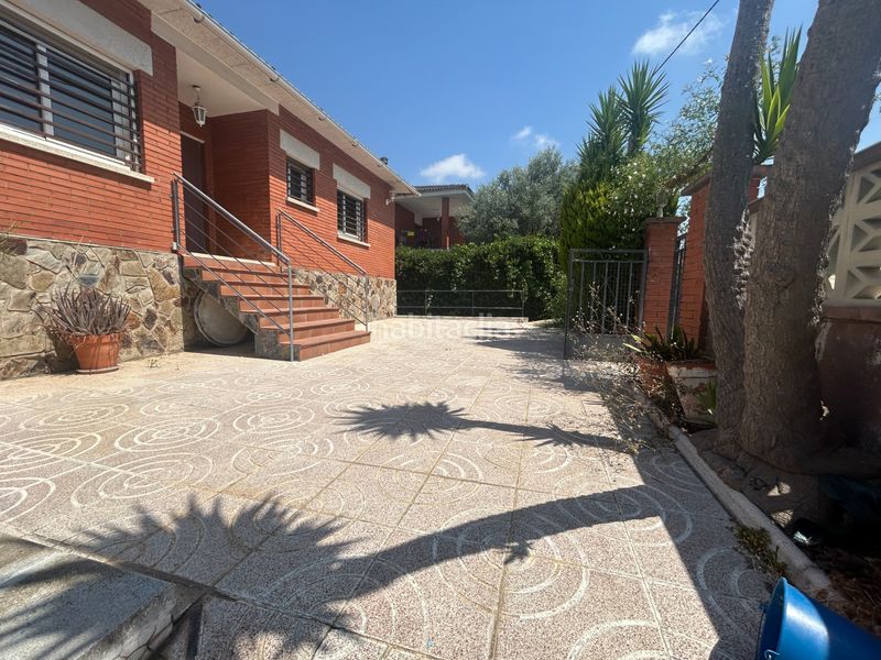 Foto ef0f4fa1-00e7-4b9b-9c3c-b3f5432fc3e0. Casa amb xemeneia aparcament piscina a Lliçà d´Amunt
