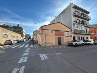Fabrikhalle  Carrer marià fortuny. Nave industrial a reformar