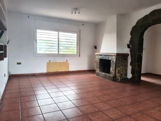 Casa  Carrer d'amadeu víves. Casa a 4 vientos en lliça d'amunt