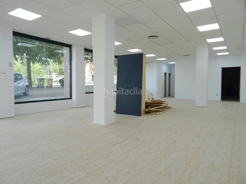 Foto b168a8d0-2243-4ffc-8cbf-997135e70e33. Locale commerciale in ronda de ponent 228 in Zona Esportiva Terrassa