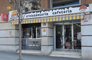 Transfer Business premise in Carrer de girona 272. Traspaso bajos mas altillo