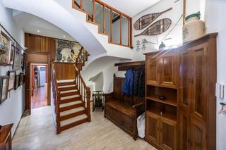 Casa adossada a Centre. Espectacular casa señorial con más de 8m de fachada en el corazó