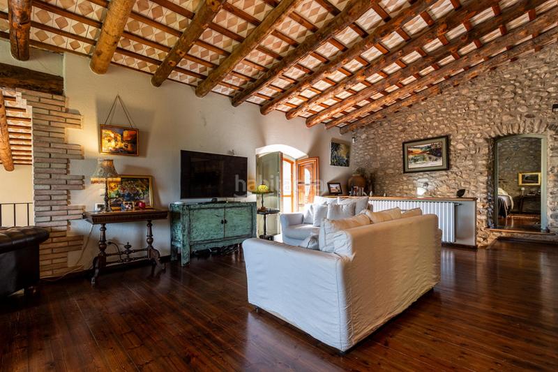 Foto 50fff8a8-796f-454f-a47a-e66801d58e62. Masia amb calefacció aparcament piscina a Esponellà