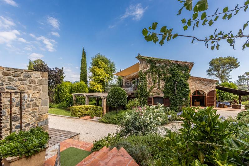 Foto 8d0ca317-40a8-4709-8176-1815dfdb11b5. Masia amb calefacció aparcament piscina a Esponellà