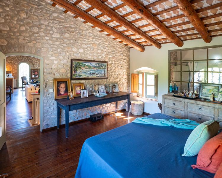 Foto b010e4a5-7177-4d46-9ad9-c83b70078d81. Masia amb calefacció aparcament piscina a Esponellà