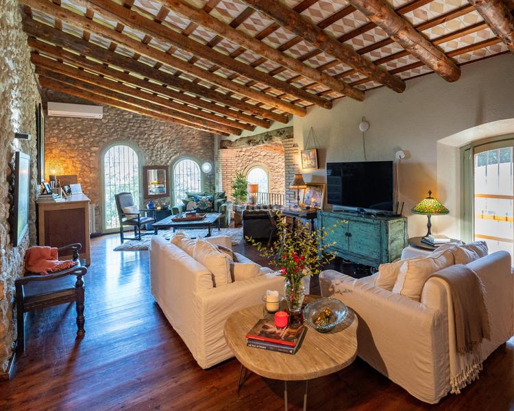 Foto b543ea94-37ed-4ed1-93fb-0d430b94bb94. Masia amb calefacció aparcament piscina a Esponellà