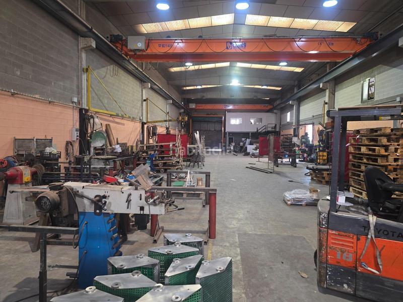 Foto 0169f687-7d9a-4db8-ac95-dadbd51e76ae. Nave industrial  en venta!!! con puentes grua... en Castellar del Vallès