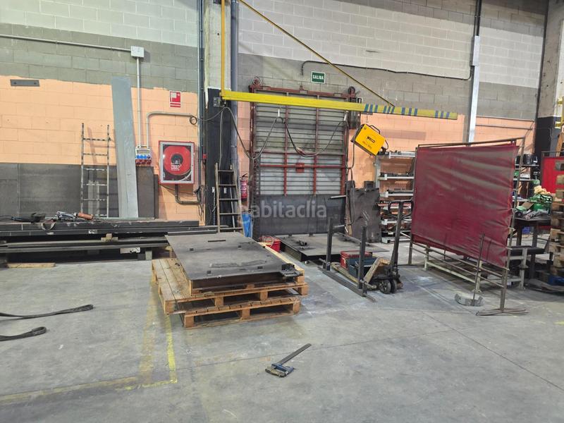 Foto d9b878a9-0966-4b03-8aae-d949a26b617e. Nave industrial  en venta!!! con puentes grua... en Castellar del Vallès