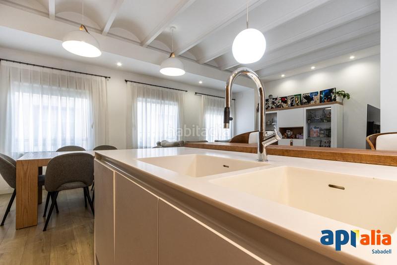 Foto 18caa16a-bef2-43ec-8c02-55c6ce3ae595. Reihenhaus mit heizung parking in Centre Sabadell