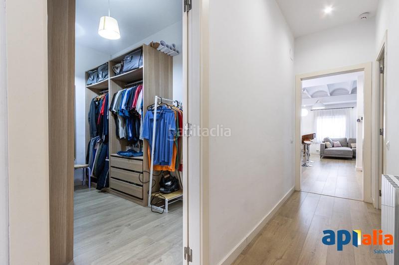 Foto 4e58483d-ee9e-4ca7-bd47-9ed5550112f7. Reihenhaus mit heizung parking in Centre Sabadell