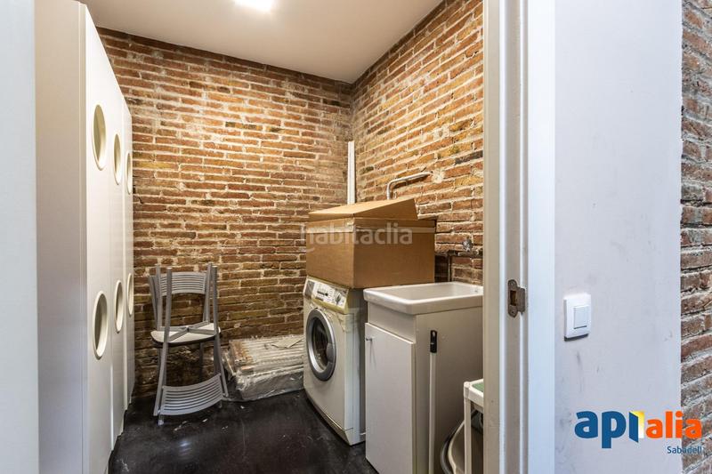 Foto a87f7955-b95b-4c35-9637-b6fa4c05ad29. Reihenhaus mit heizung parking in Centre Sabadell