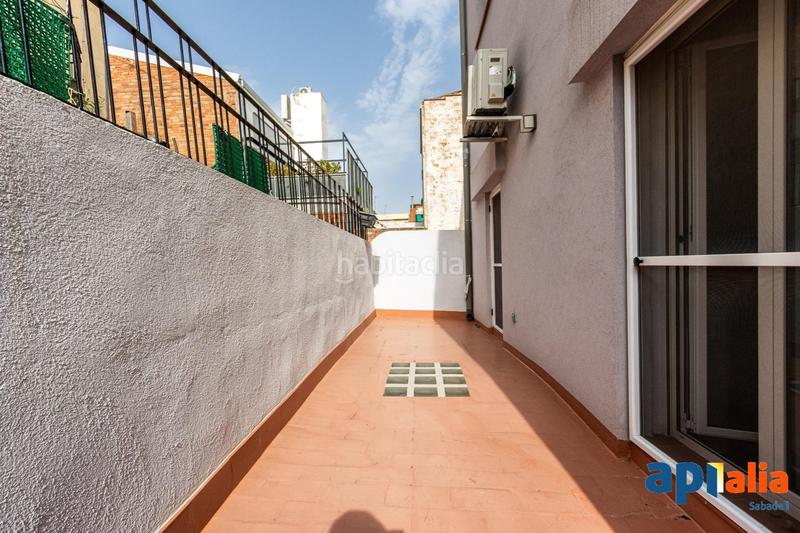 Foto bdab781e-b675-4bc1-af89-fdee0a3fd249. Reihenhaus mit heizung parking in Centre Sabadell