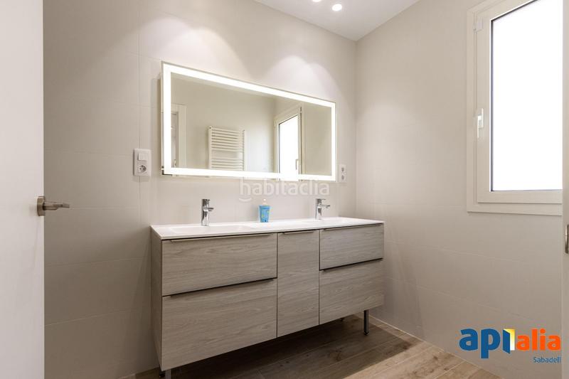 Foto ec05908a-73a2-41c4-aef1-b5256251652a. Reihenhaus mit heizung parking in Centre Sabadell