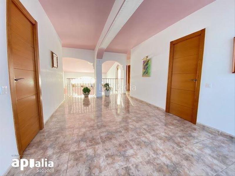 Foto 8f238099-f2d7-496a-b88d-510a7b9ad7e2. Chalet avec chauffage parking piscine dans Castellarnau Sabadell