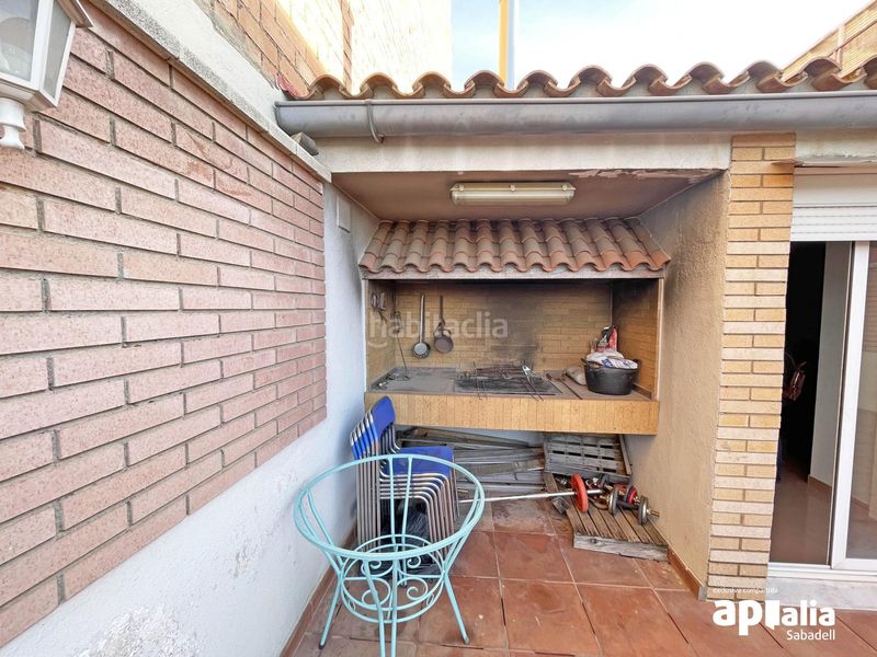 Foto 4d6220ab-6ade-4ce0-b4bb-19812f2abc6e. Casa adossada amb aparcament a Ca n'Oriac Sabadell