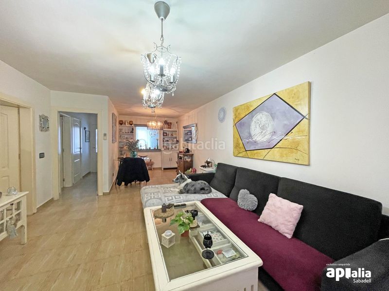 Foto c0df8122-72a6-4520-bf19-f151563041e4. Casa adossada amb aparcament a Ca n'Oriac Sabadell