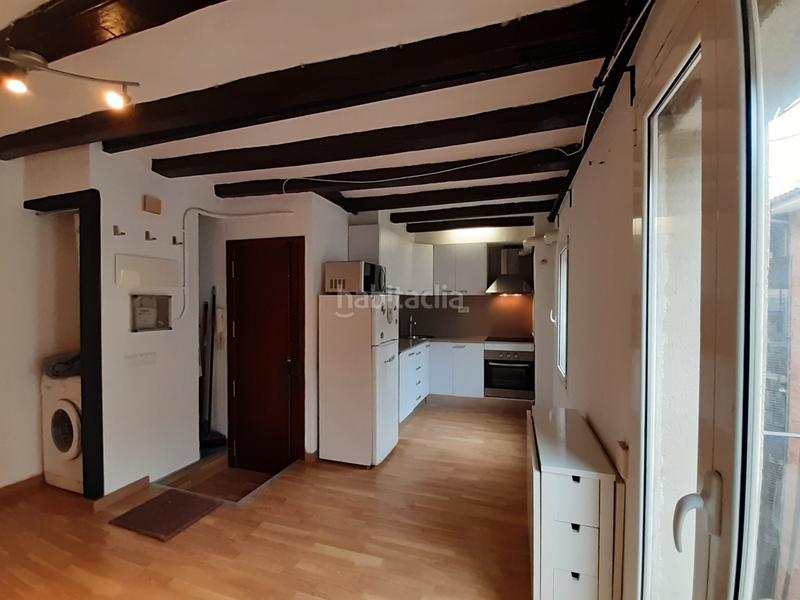 Foto 06a4a6c7-b1fe-48bb-8918-f36fca6e8bf7. Piso Barceloneta,1habitacion, cocina, baño, balcón, sol,cerca playa, alto sin ascensor en Barcelona