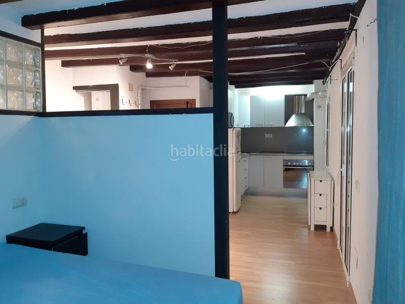 Foto c4501c2f-ccc4-4a5f-8452-ccc6f8fb30bd. Piso Barceloneta,1habitacion, cocina, baño, balcón, sol,cerca playa, alto sin ascensor en Barcelona
