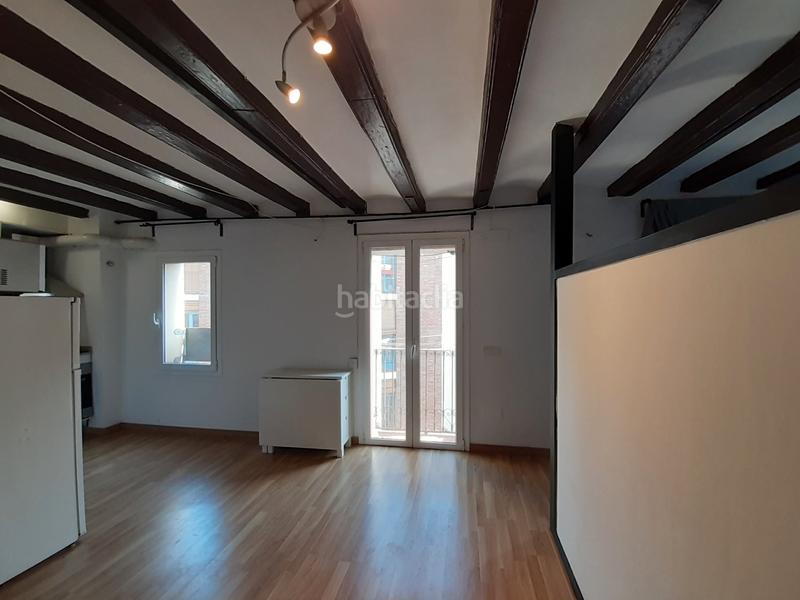 Foto f9b70a16-cf80-4005-abd8-ca9cbb284b65. Piso Barceloneta,1habitacion, cocina, baño, balcón, sol,cerca playa, alto sin ascensor en Barcelona