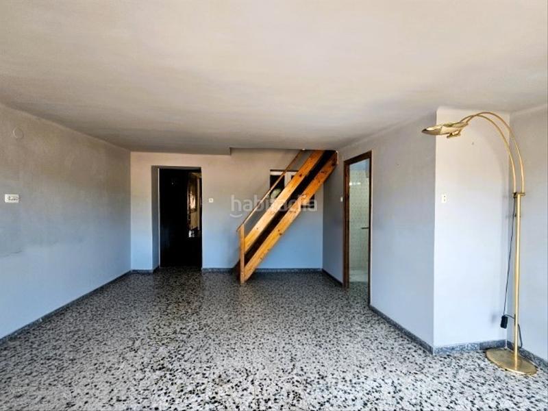 Foto ad26a9ee-5ca3-4e53-8f2c-109c80c86361. Casa adossada amb xemeneia calefacció aparcament a Llinars del Vallès