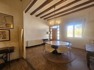 Casa adossada a Llinars del Vall�s. Excelente casa de pueblo de 320m2 con jardin en llinars del vall