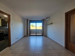 Location Appartement  Carrer pau casals. Precioso de 59m2 con balcón, terraza 10m2, pk, trastero, ascenso