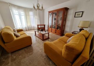 Maison à Onda. Casa en venta en centro, 4 dormitorios.