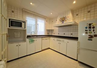 Casa en Onda. Casa en venta en centro, 4 dormitorios.