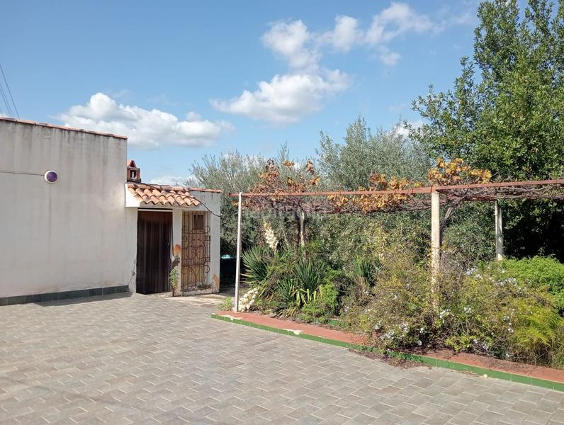 Foto f19bdb05-70fd-4a8c-8fa4-e25976ad8360. Xalet amb aparcament a Onda