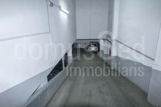 Aparcament cotxe a Artigues. Parking en venta