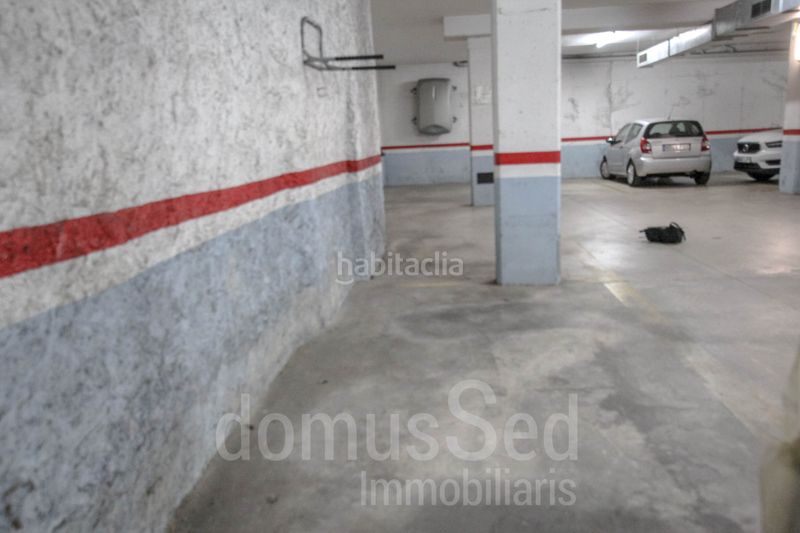 Foto a6f5dbb2-a79b-4836-a830-38033fb56a89. Aparcament cotxe a Centre Masnou (El)