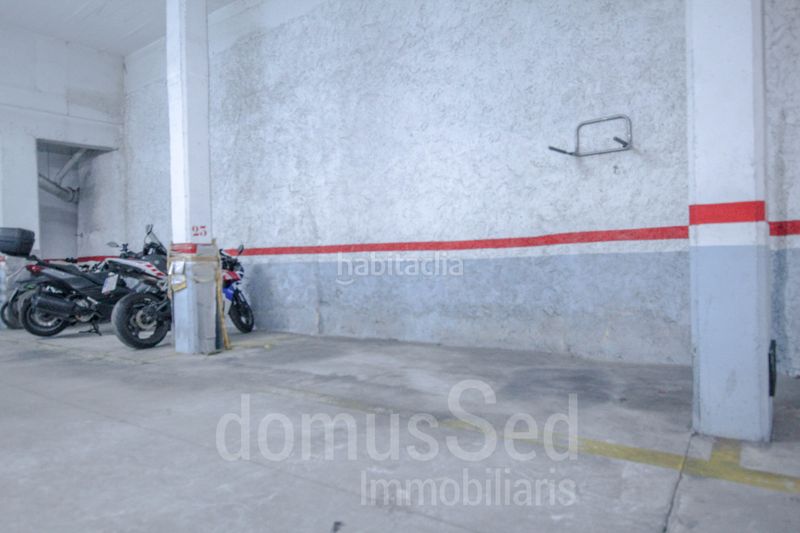 Foto eec4f8e3-3a14-4a89-9f6a-dcd930e1e58b. Aparcament cotxe a Centre Masnou (El)