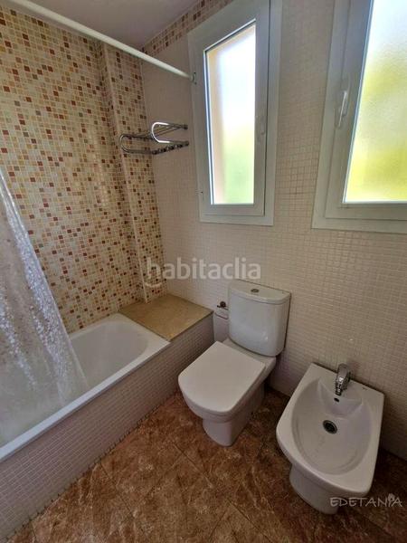 Foto 37e508a0-89aa-4a53-b203-15e2824fff67. Rent semi detached house with heating parking in Moncada