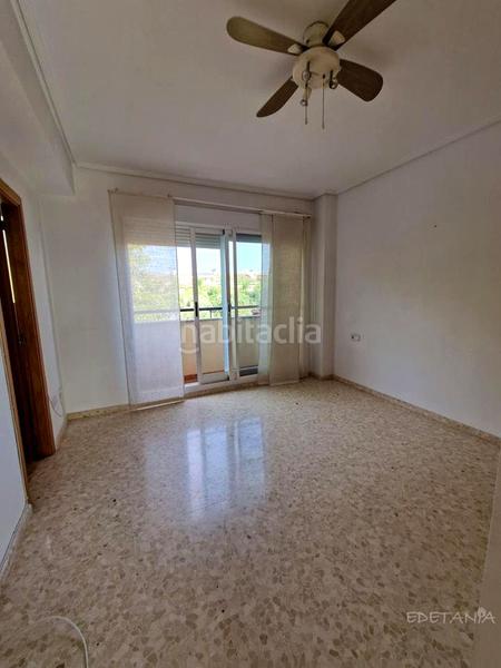 Foto 57a81ee0-5e2f-4ad4-abf2-a81169274b65. Rent semi detached house with heating parking in Moncada