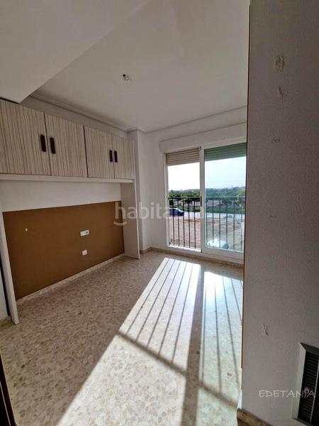 Foto 9a67c464-f929-46c7-9267-99c3c94a1158. Rent semi detached house with heating parking in Moncada