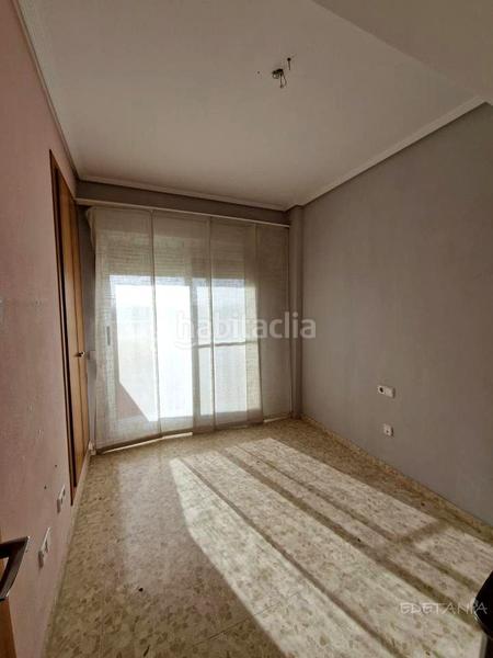Foto aa6b22f0-58ba-46a1-bd8e-ac2ee1c9490b. Rent semi detached house with heating parking in Moncada