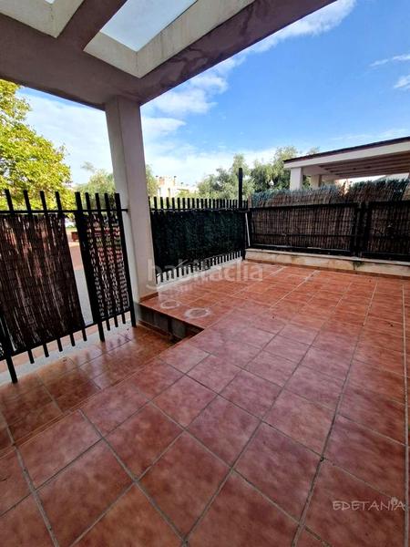 Foto bcc9cf94-51ff-4d8c-9544-1a39ee1b9cbc. Rent semi detached house with heating parking in Moncada