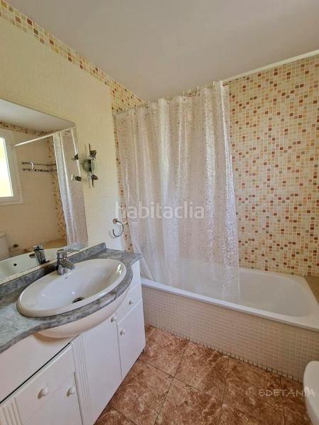 Foto c2f53d4d-262b-41b0-a3a3-bfa01d133e9b. Rent semi detached house with heating parking in Moncada