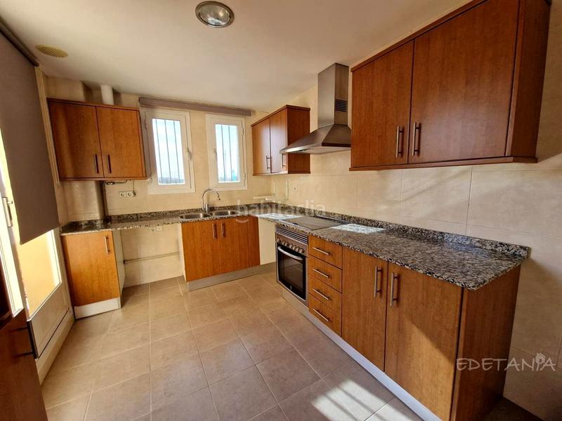 Foto c8c9a921-31ea-463d-bbb8-6a06d43f9dcb. Rent semi detached house with heating parking in Moncada