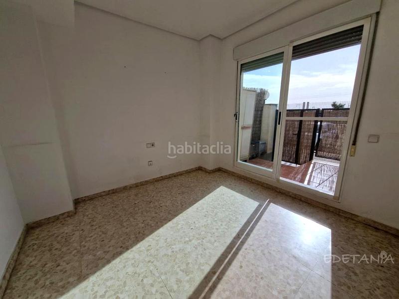 Foto dad2a5f1-c39c-460e-9d3b-521db2c62c07. Rent semi detached house with heating parking in Moncada