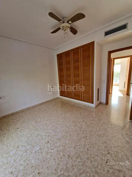 Foto e3ca8e36-c475-424e-8f67-1c881119d524. Rent semi detached house with heating parking in Moncada