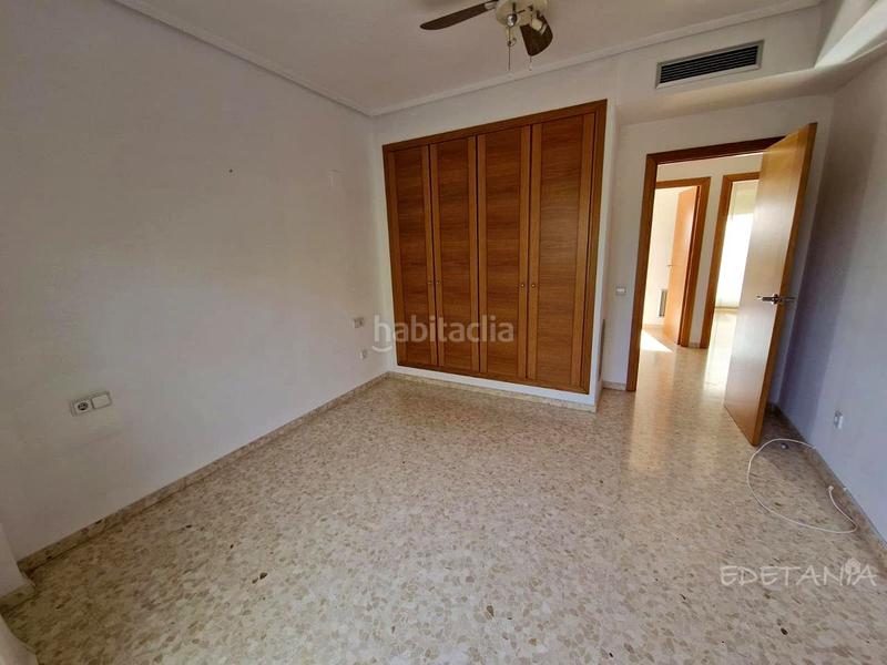 Foto f1749861-aed4-423f-bbb3-41e7b70f151c. Rent semi detached house with heating parking in Moncada