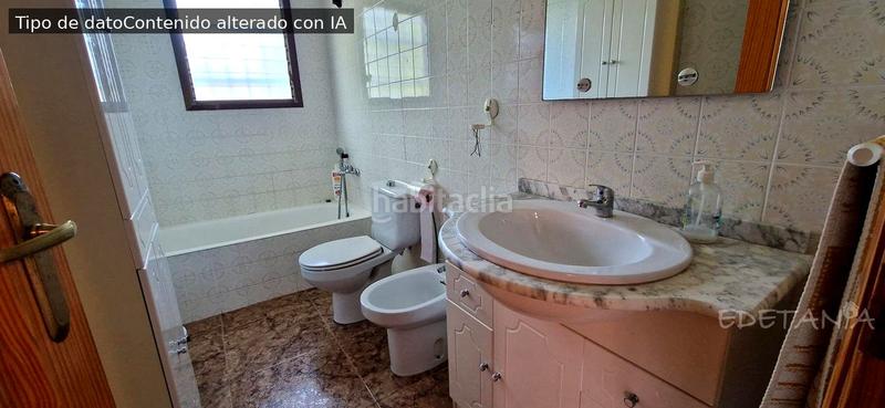 Foto d2f78d45-ea6c-4025-be63-8156c729266c. Casa chalet a la venta en Olocau