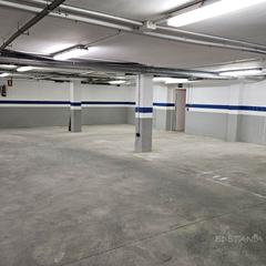 Miete Autoparkplatz  Carrer lluís vives. Plaza de garaje en alquiler
